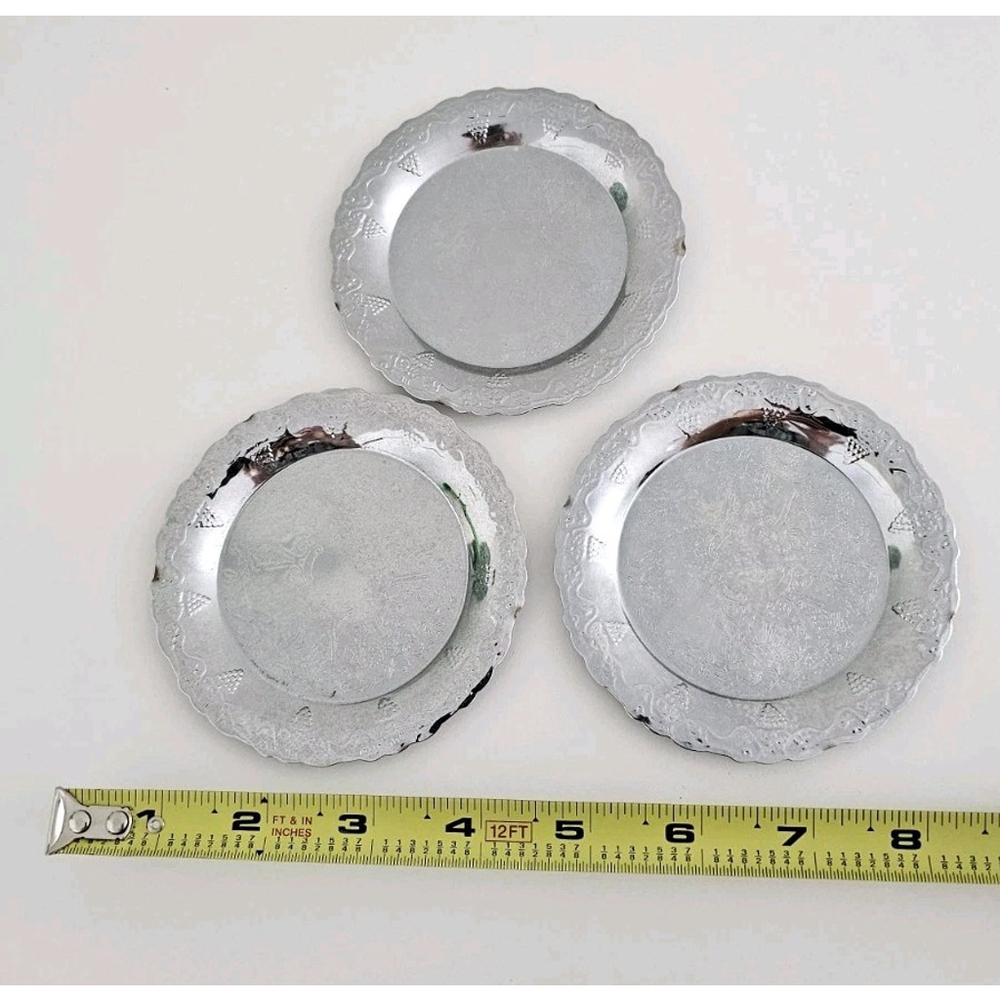 3 Small Nickel Plated Embossed Round Platters Trays Etched Ornate Grapes - Picture 9 of 10